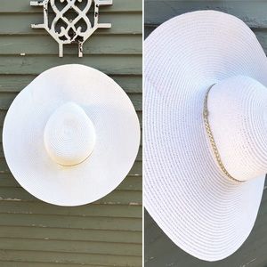 White Floppy Derby Hat With Gold Band
